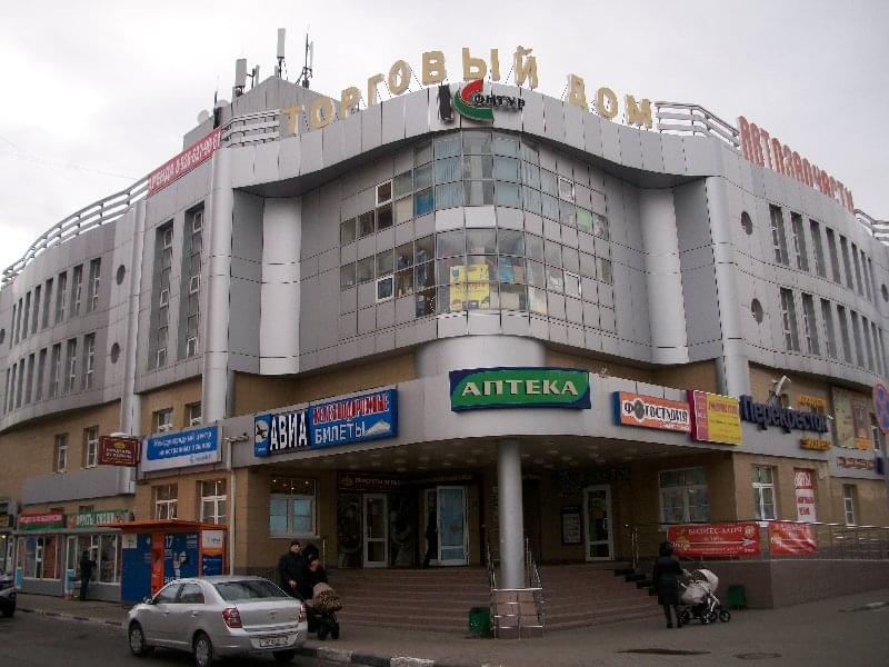 Жилой массив Новый Свет, ул. Звёздная, д. 8а ТЦ "Контур"